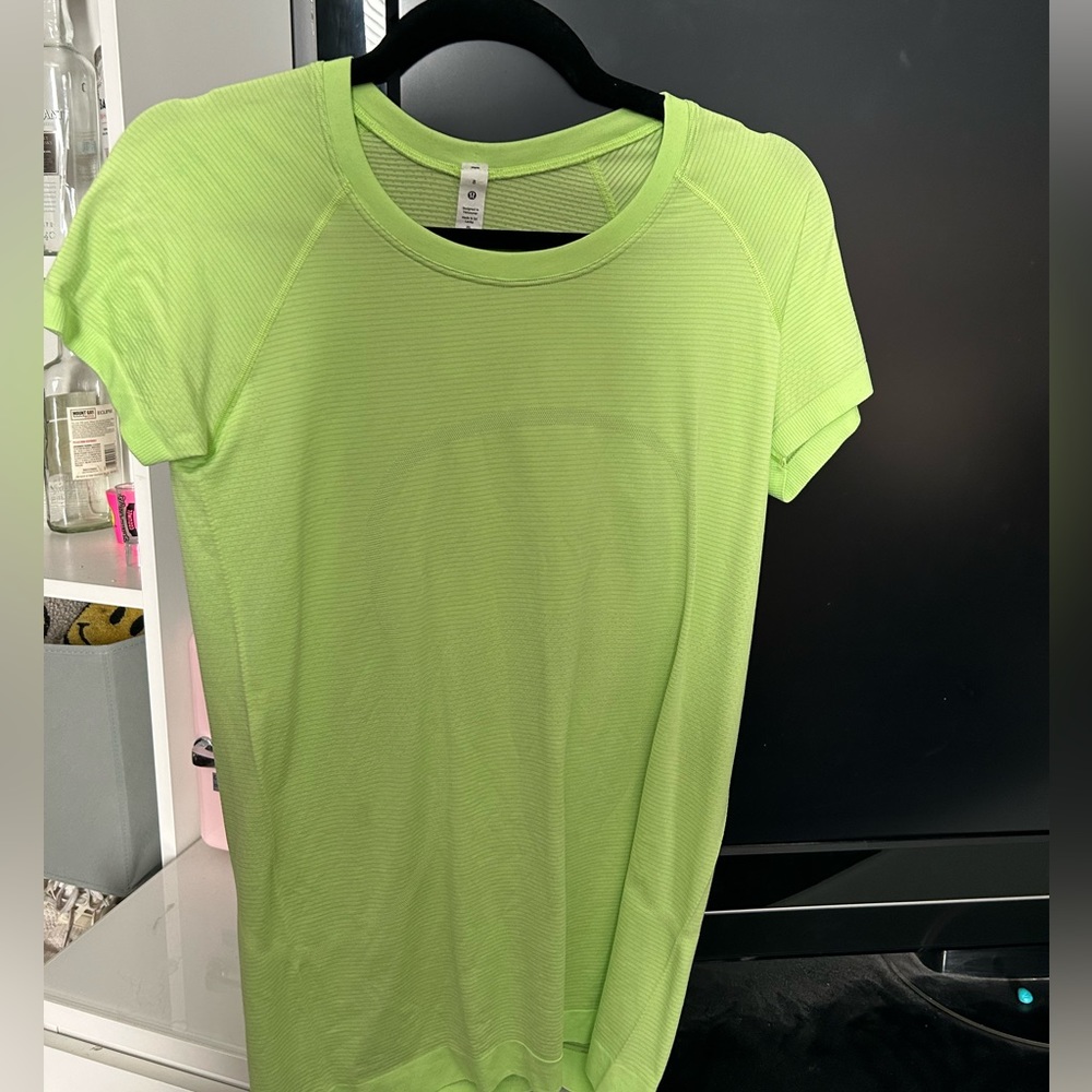 Lululemon Size 8 Green Swiftly Tech - image 1
